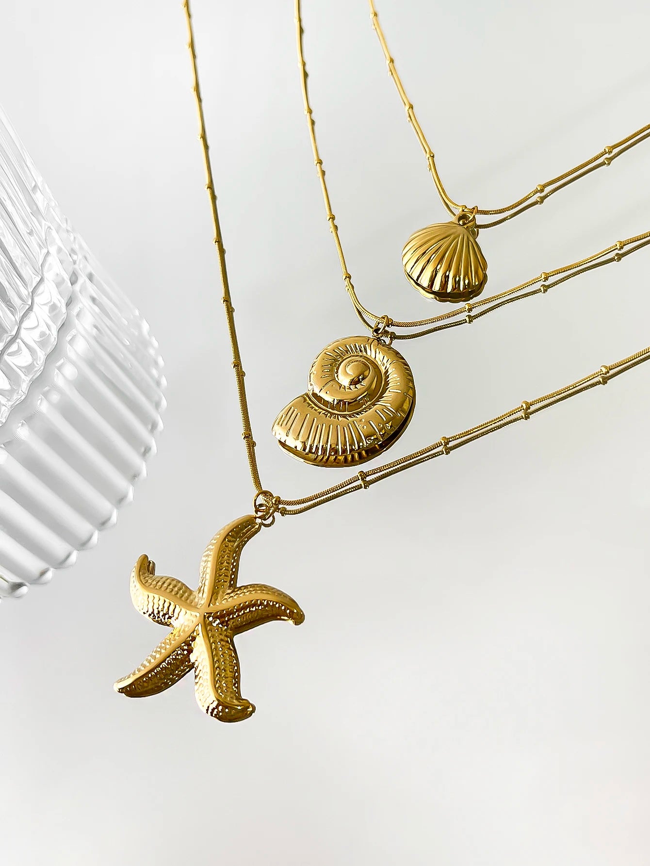 Minimalist Starfish & Conch Pendant Necklace