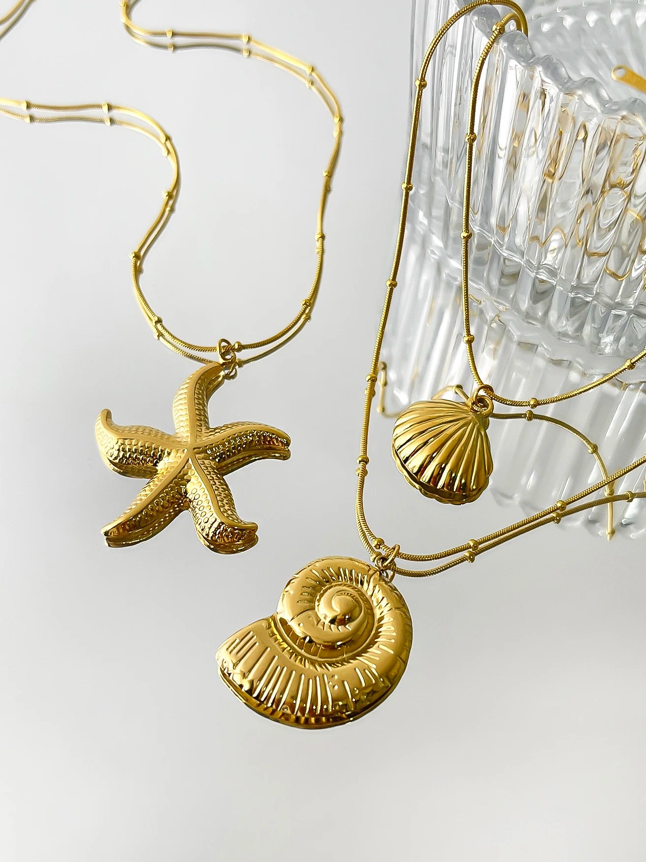 Minimalist Starfish & Conch Pendant Necklace