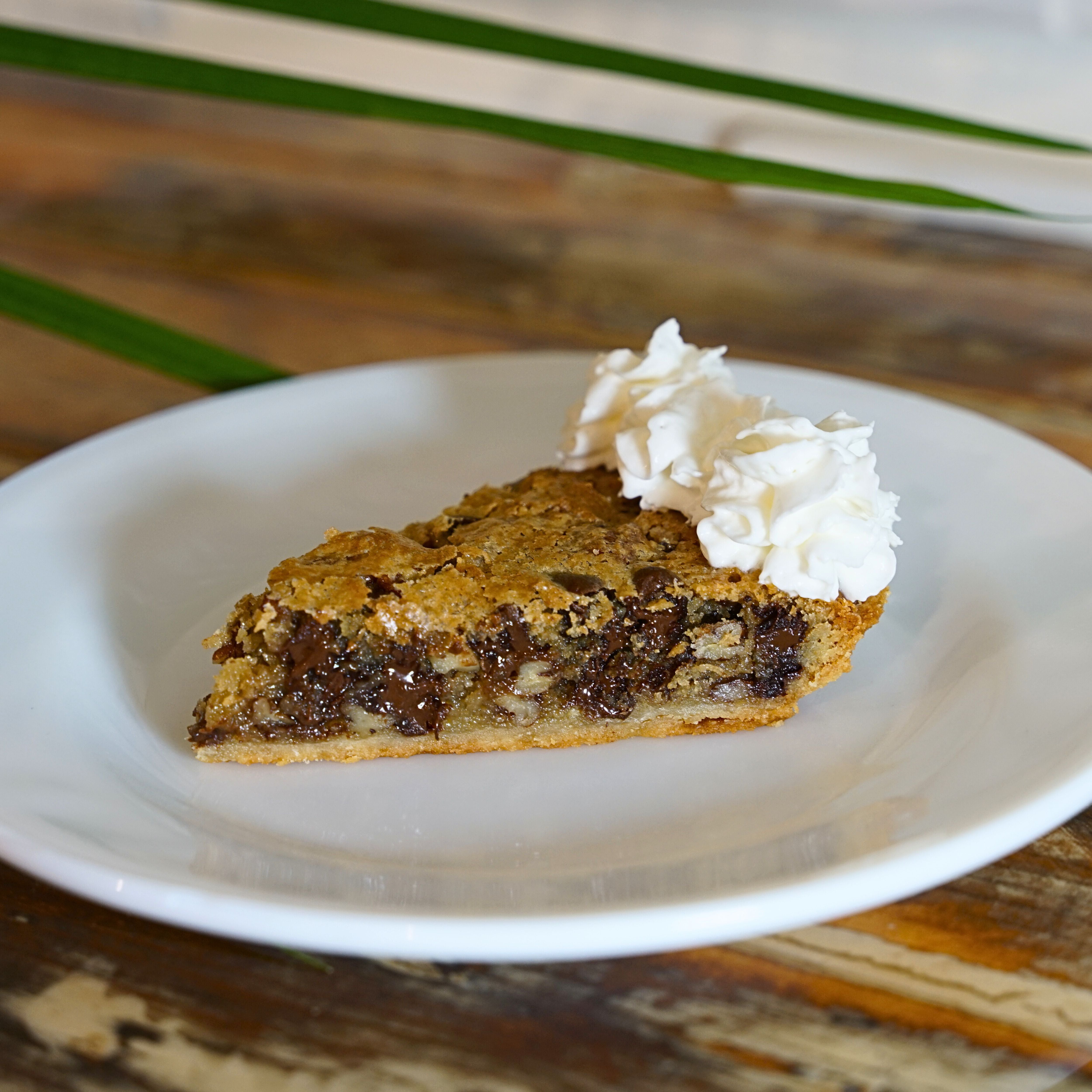 Chocolux Pie – The Chandelier